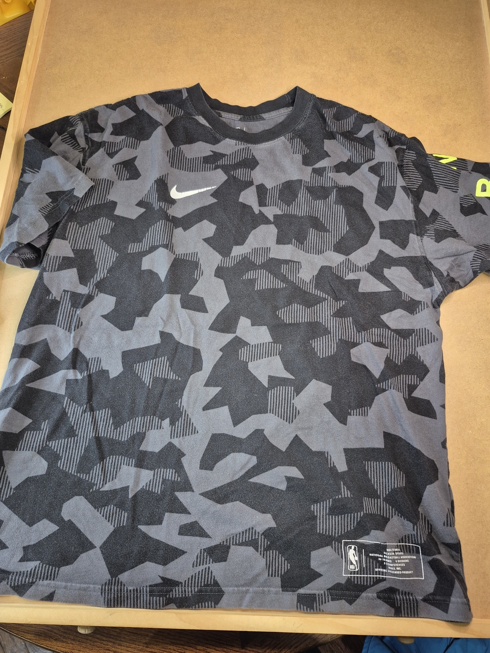 Nike Men’s Black & Gray Camo Short Sleeve Performance T-Shirt 3880/4